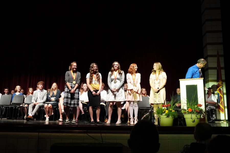THE+GREATS%3A+The+honor+students+of+SVHS+accept+their+titles+with+grace+and+smiles.