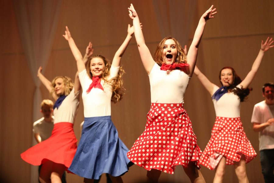 COME+ALIVE%3A+The+girls+of+show+choir+do+what+they+do+best%3A+perform.+Singcopation+recently+headlined+a+musical+night+featuring+all+the+choirs.
