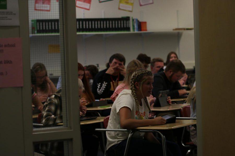 SVHS+STUDENTS+PUTTING+IN+WORK%3A+Students+sit+in+on+their+English+class+as+the+new+year+picks+back+up+again.+One+of+the+changes+this+year+comes+in+the+form+of+remediation+time%2C+something+that+took+the+place+of+guided+reading.