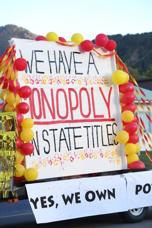 SBO%3A+The+Senior+SBOs+put+together+a+float+to+add+some+spice+to+the+parade%21+SBO+Pres.+Kamryn+Johnson+said%2C+%22It+was+a+pain%2C+but+I+think+it+turned+out+ok.%22